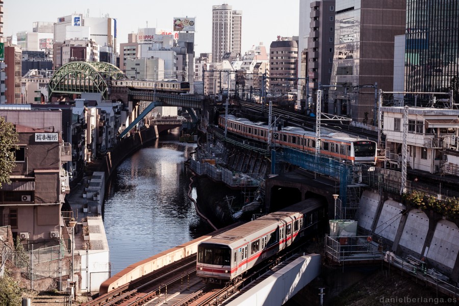 Cruce de trenes en Ochanomizu